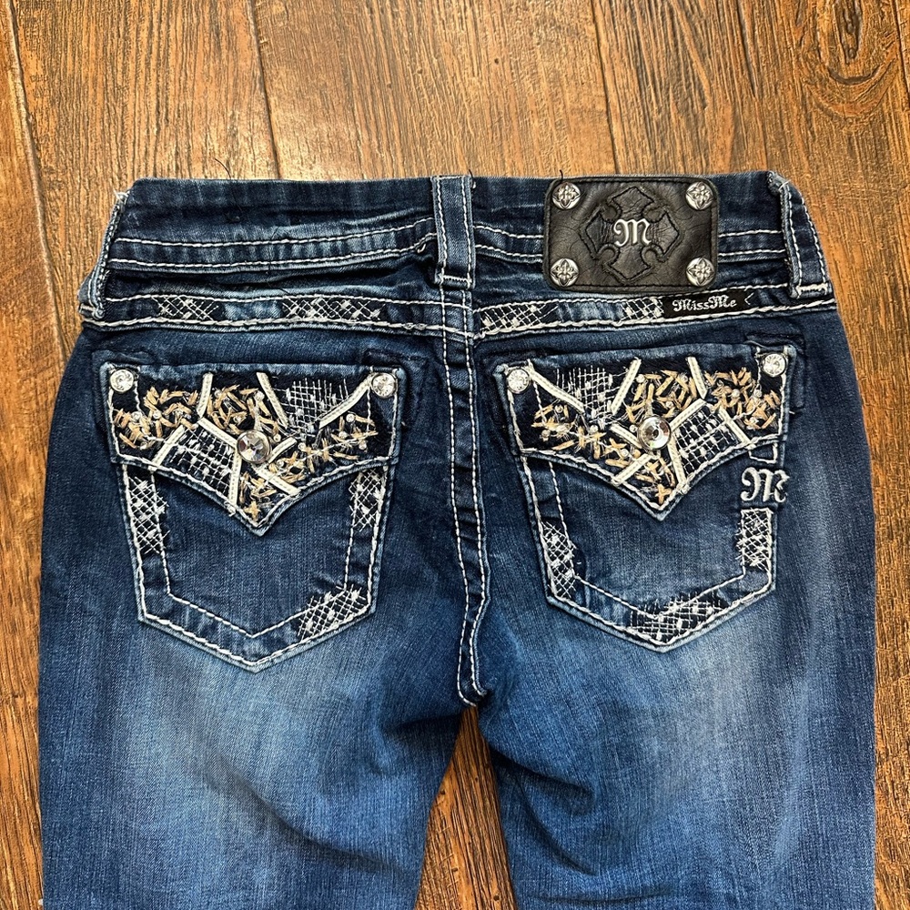 Miss Me Women's Cropped Jeans with Silver Embellishments